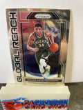 Giannis Antetokounmpo Bucks 2021-22 Panini Prizm Global Reach #1