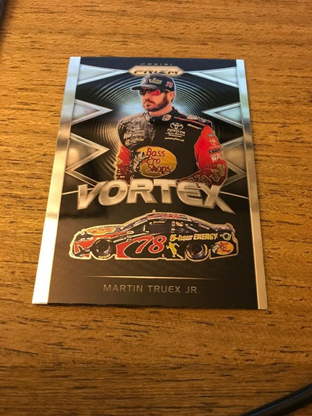 Martin Truex Jr. 2018 NASCAR Prizm Vortex #60