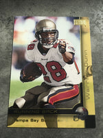 Warrick Dunn Buccaneers 2000 Skybox #111