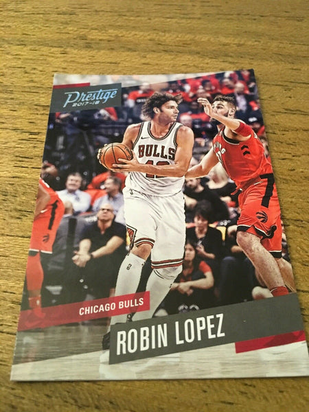 Robin Lopez Bulls 2017-2018 Prestige #15