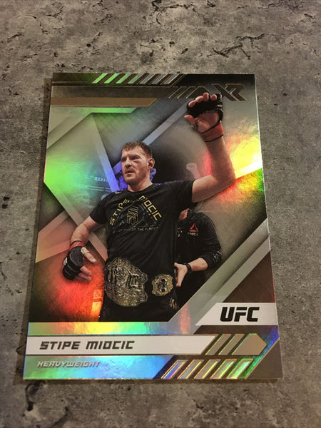 Stipe Miocic  UFC 2021 Panini Chronicles XR #184